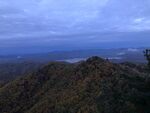 登山观云