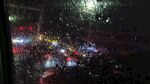 下雨天车窗外