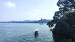 杭州西湖上远看雷峰塔