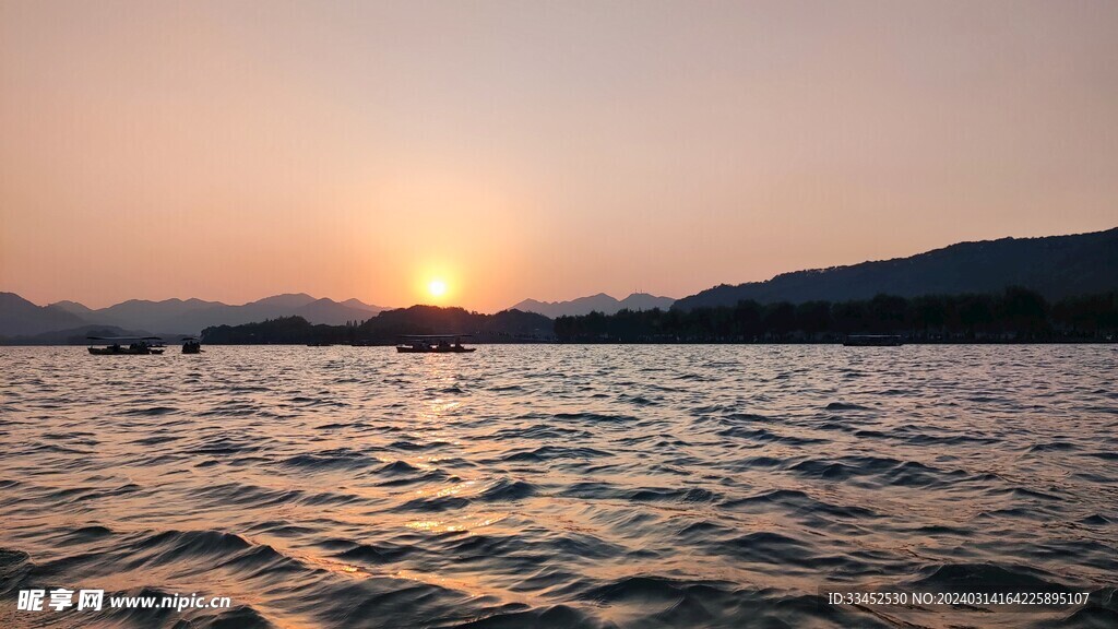 杭州西湖夕阳西下景色