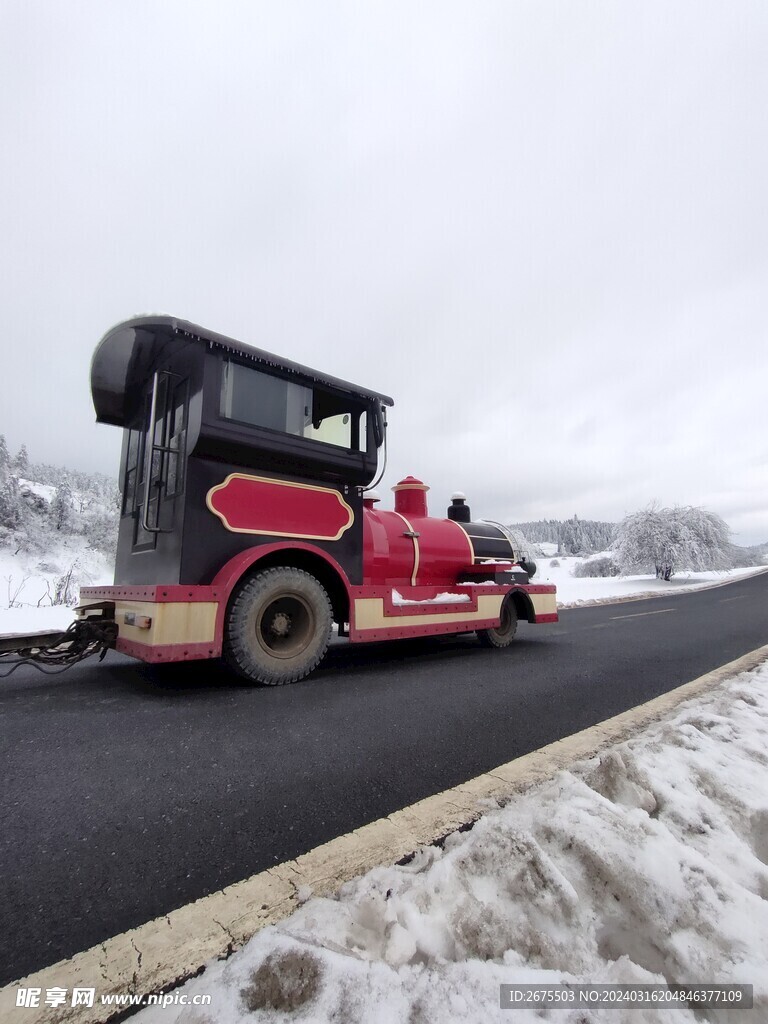 雪中的小火车