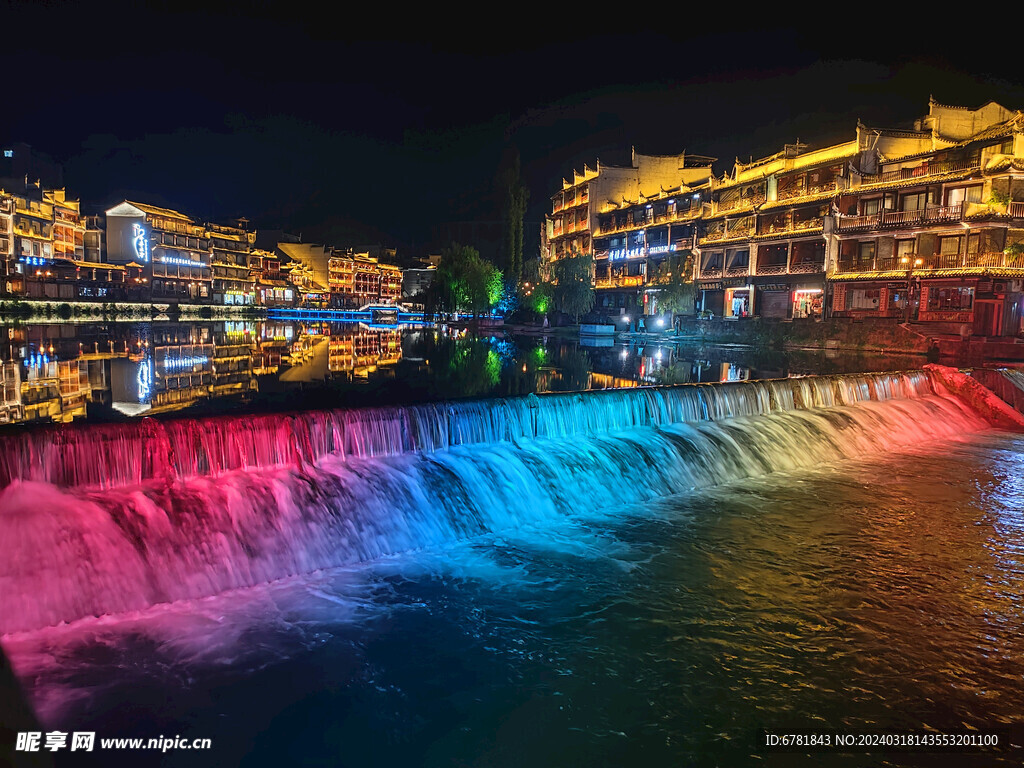 凤凰古城 湖南湘西 夜景 小河
