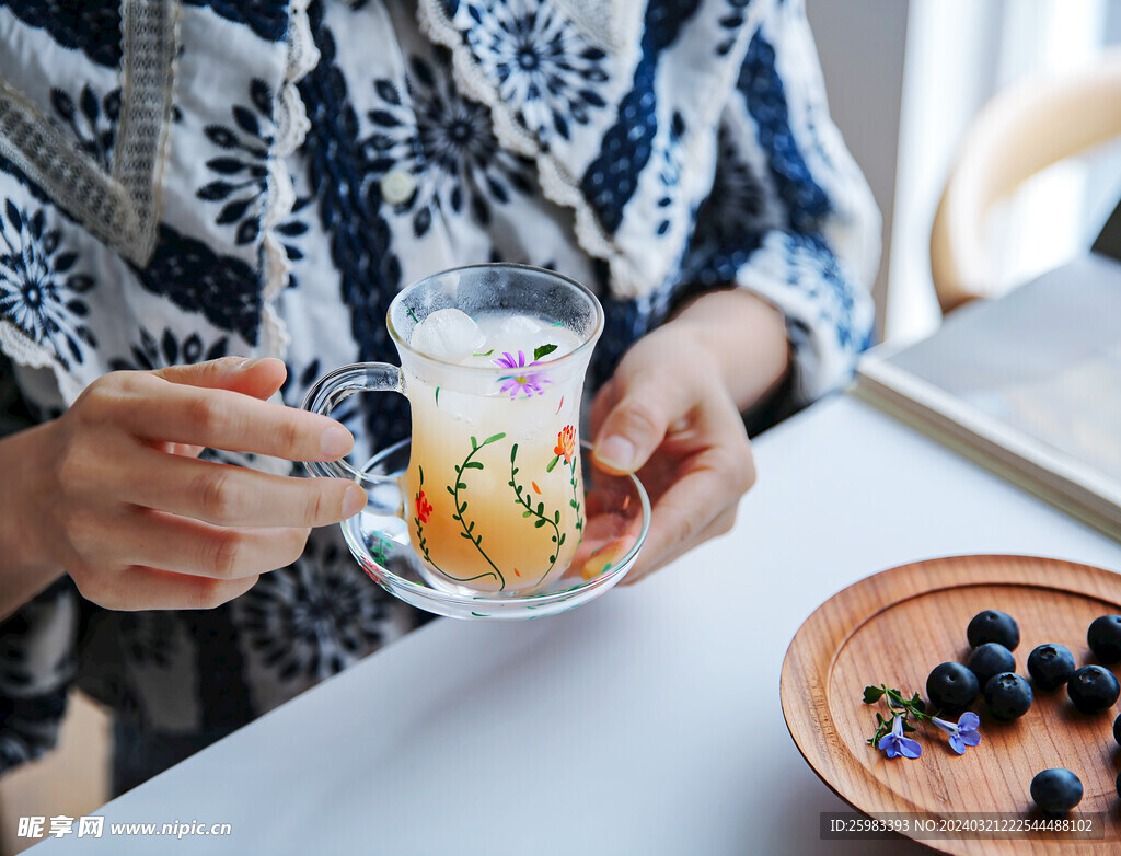 玻璃杯