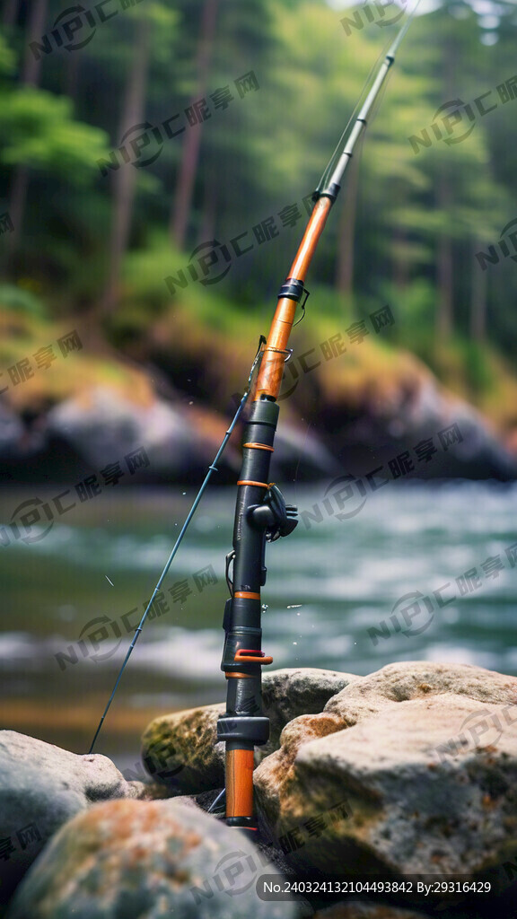 矶钓竿 从岩石上往海里抛竿