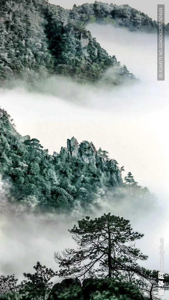 山峰雪景