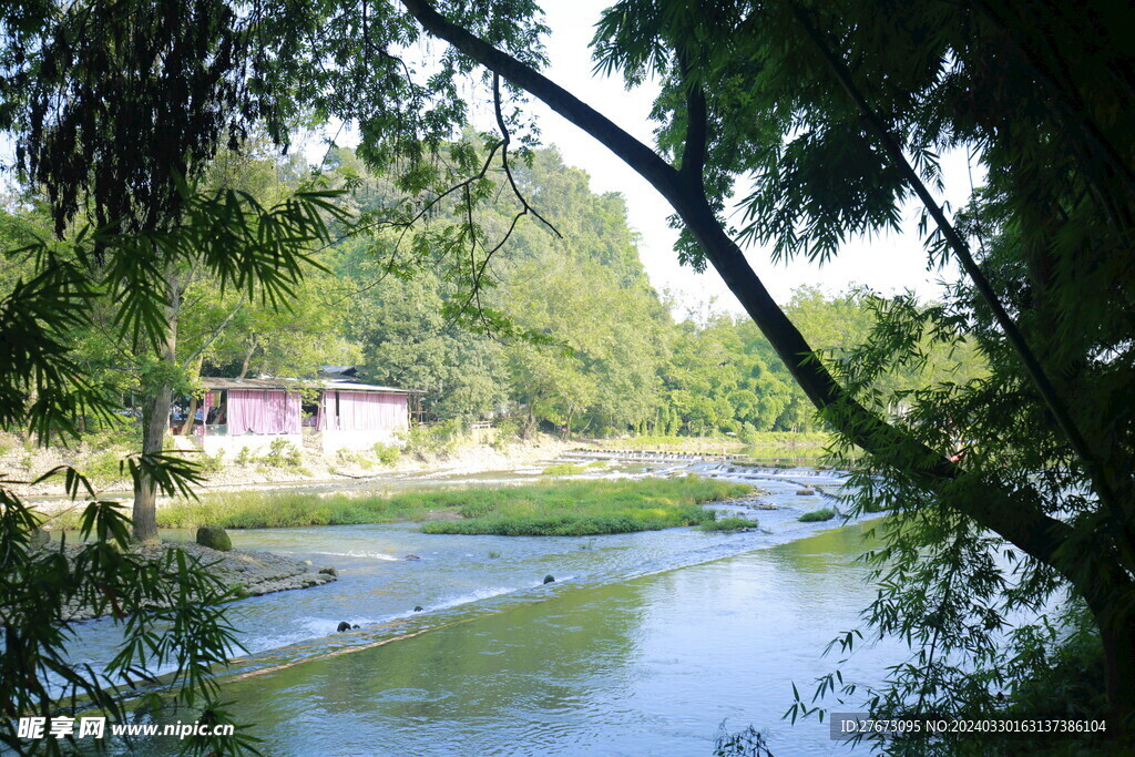 小河边