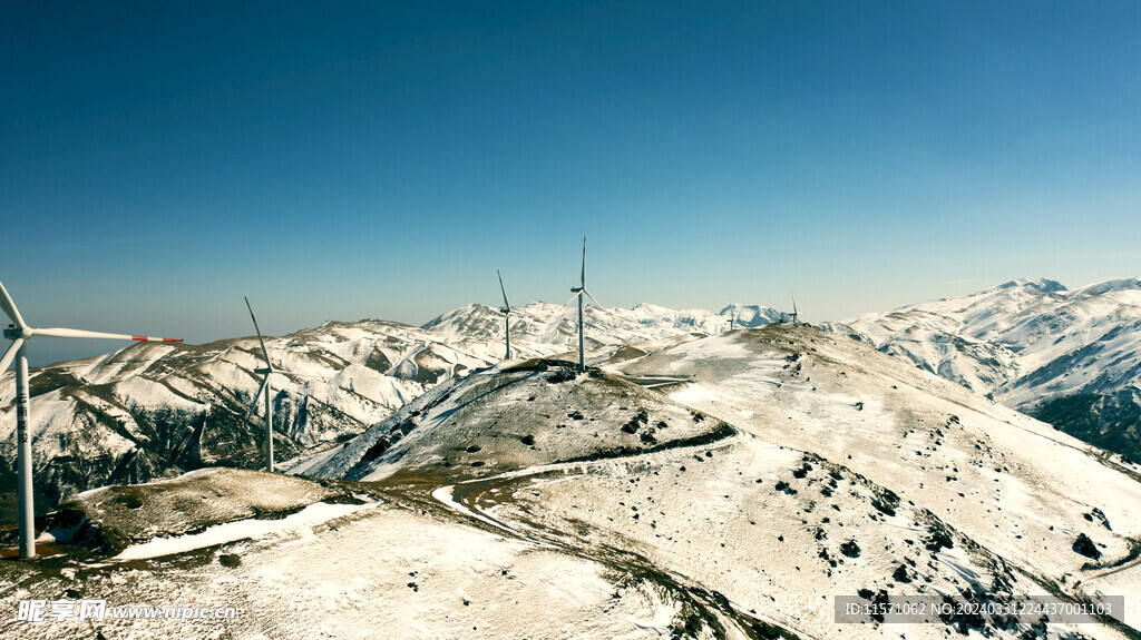 大海草山雪景