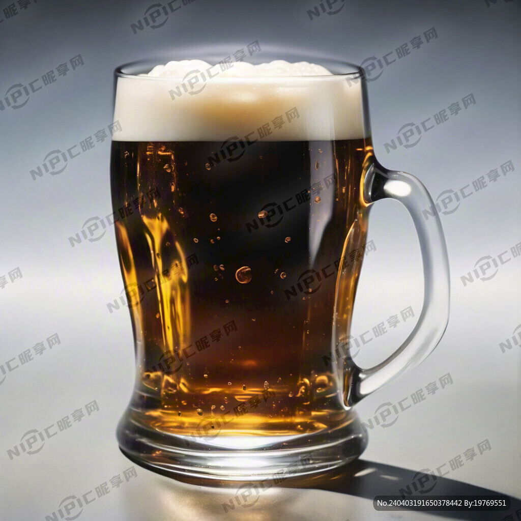 真实透明啤酒杯