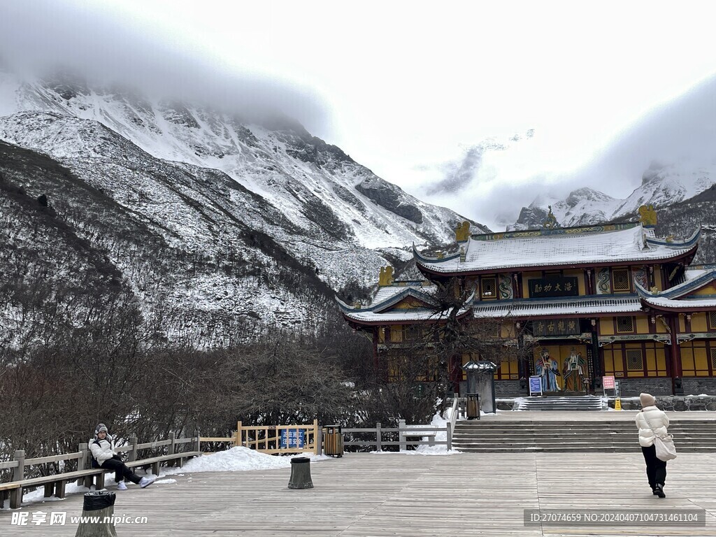 冬季黄龙雪山