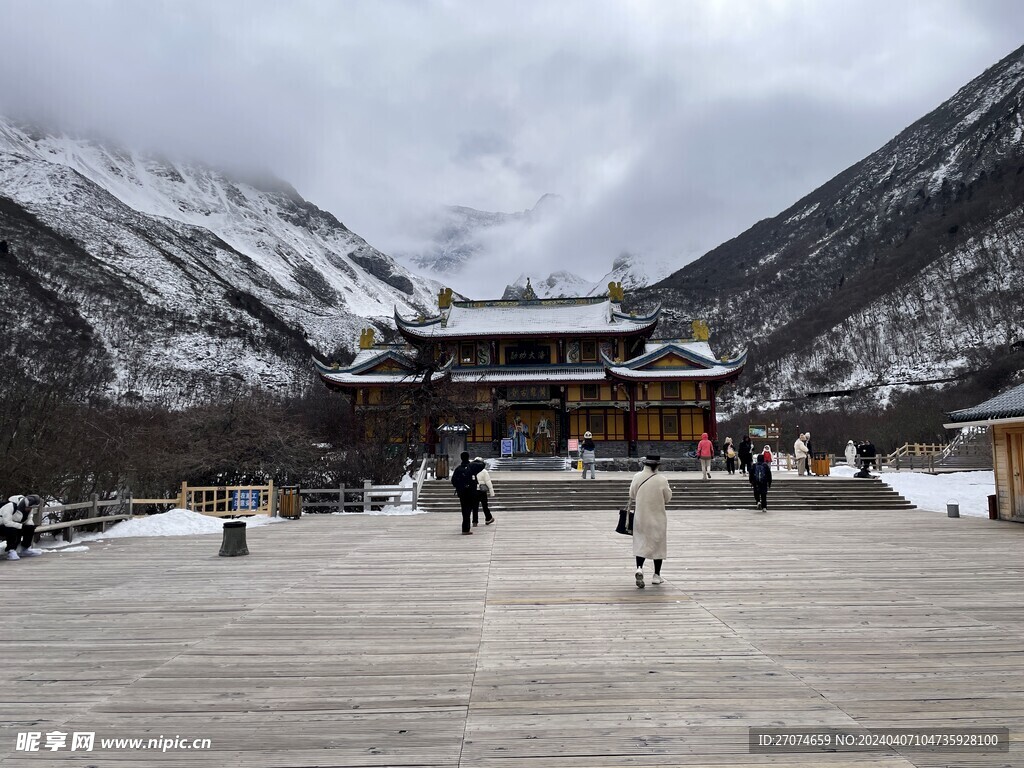 冬季黄龙雪山