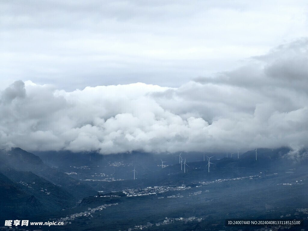 山谷云海