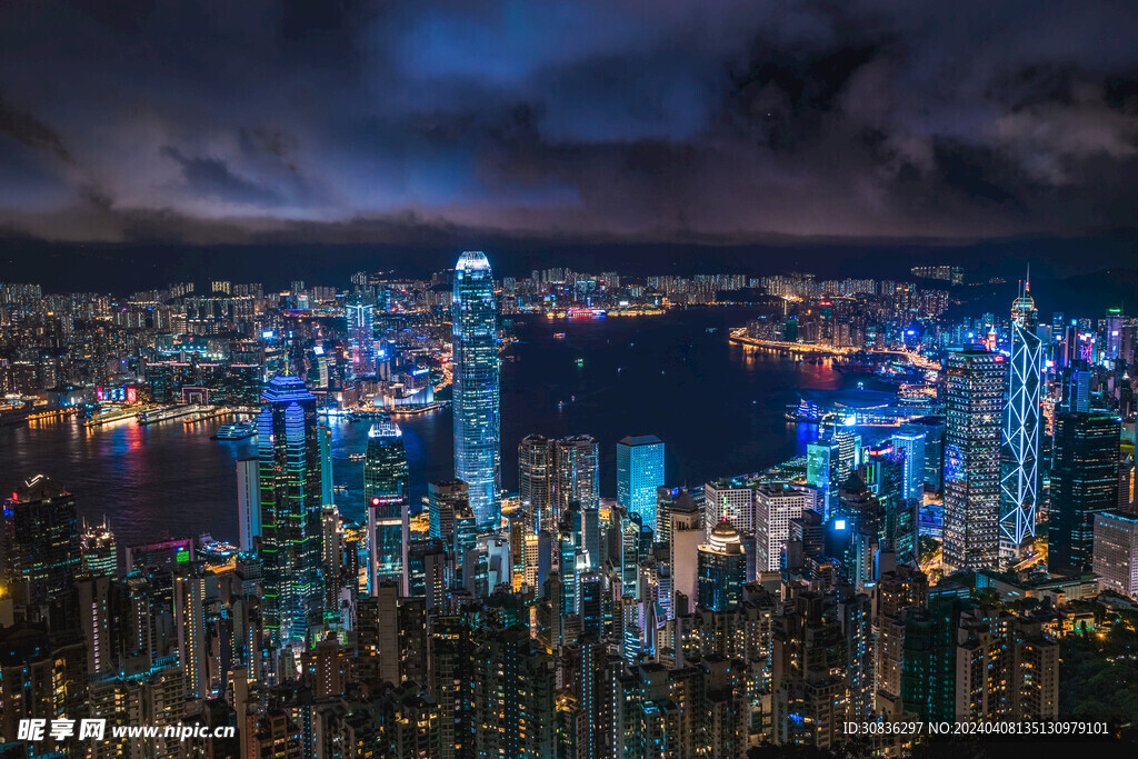 蓝色城市全景 