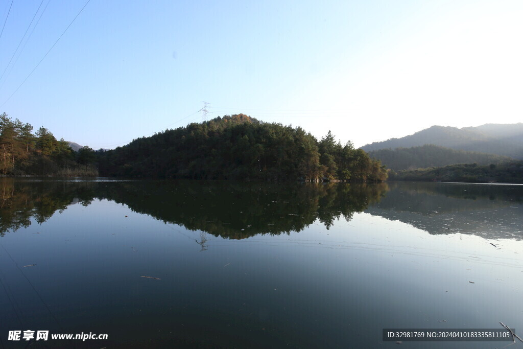 青青湖水