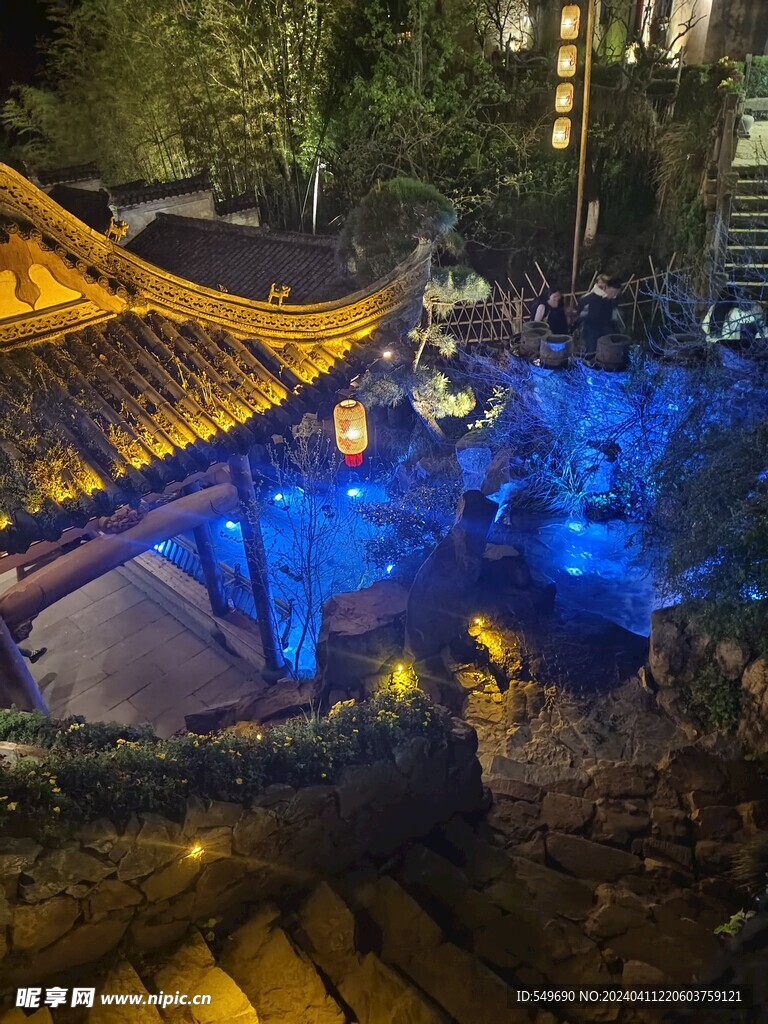 婺源篁岭花溪水街夜景图片