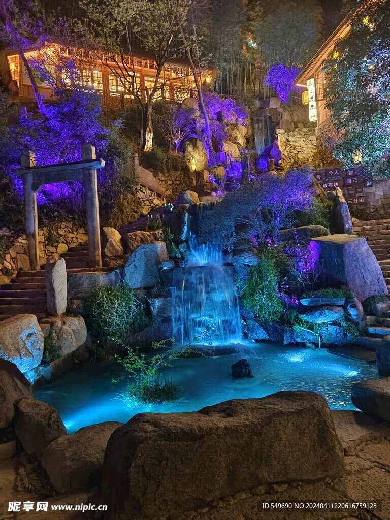 婺源篁岭花溪水街夜景图片