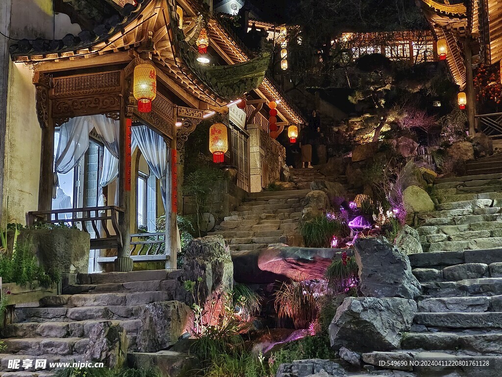 婺源篁岭花溪水街夜景图片