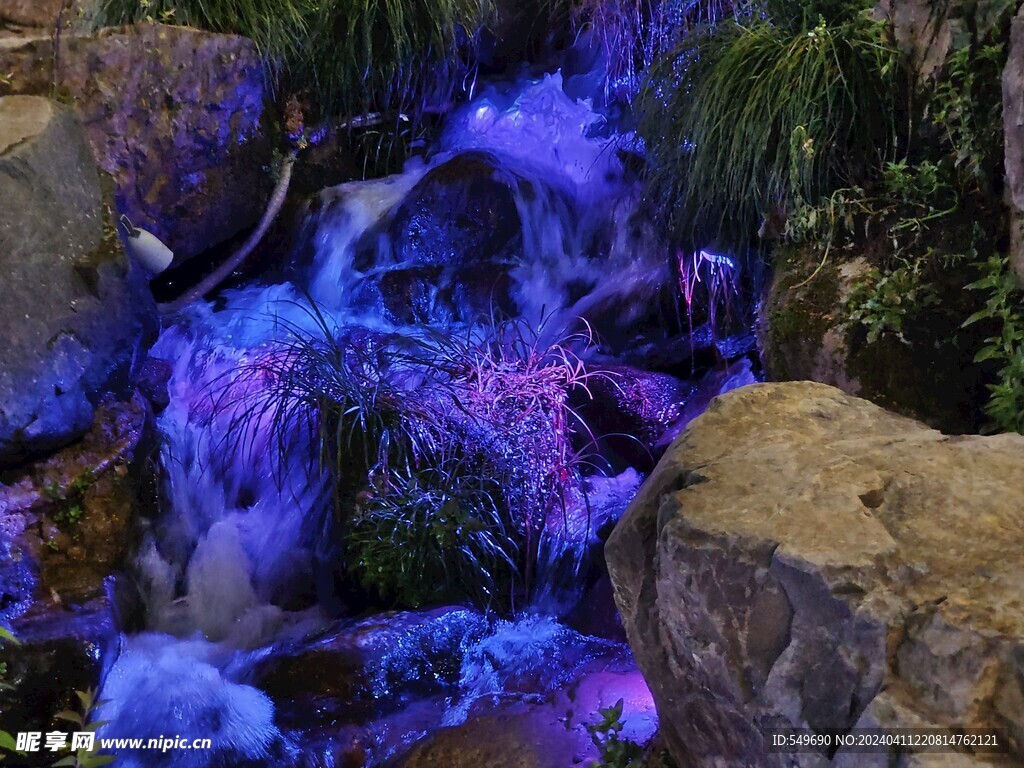 婺源篁岭花溪水街夜景图片