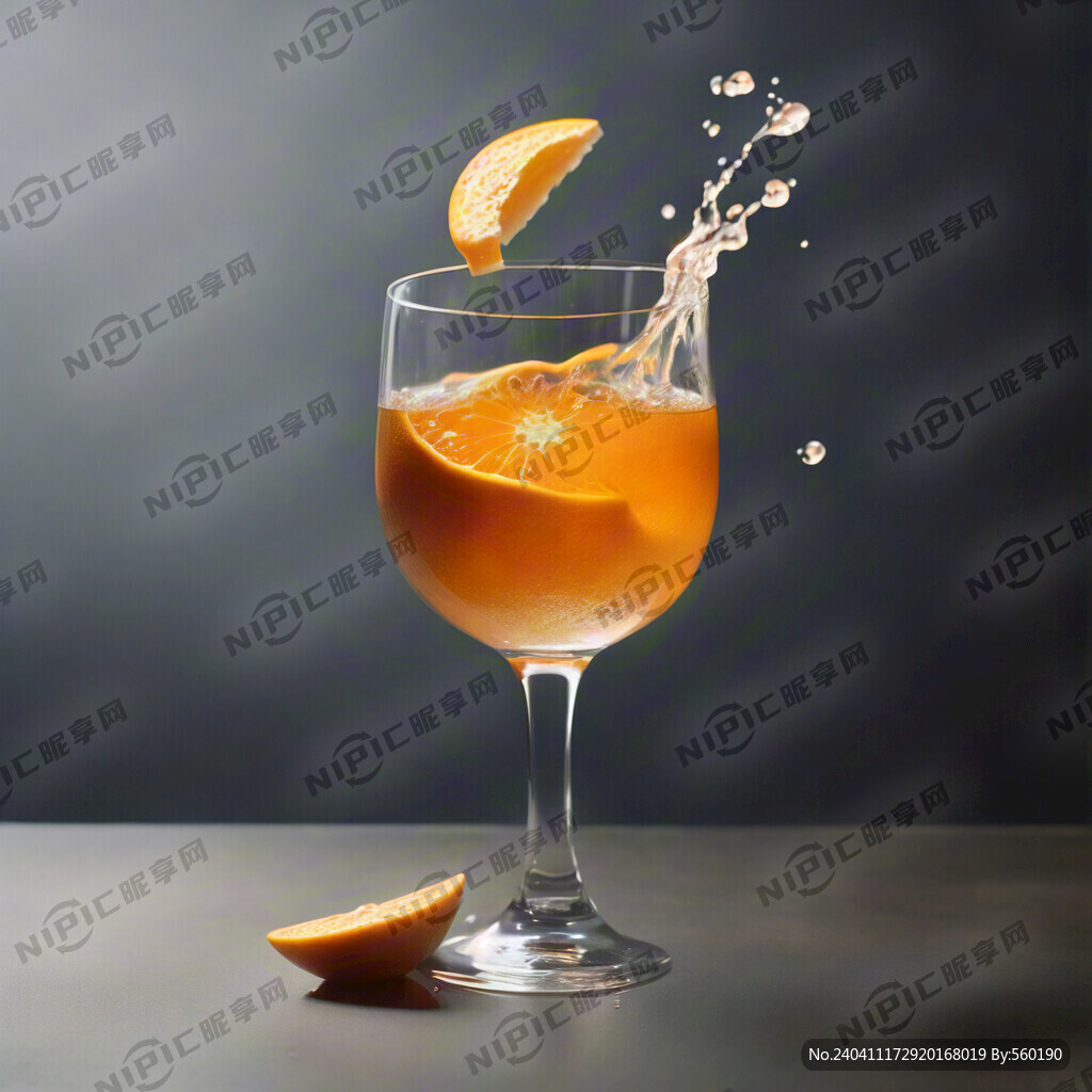 一个拨开的橙子和一个酒杯结合