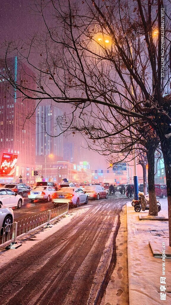 冬夜城市雪景