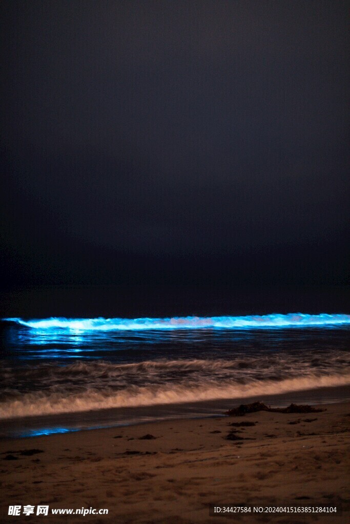 夜色中的海景