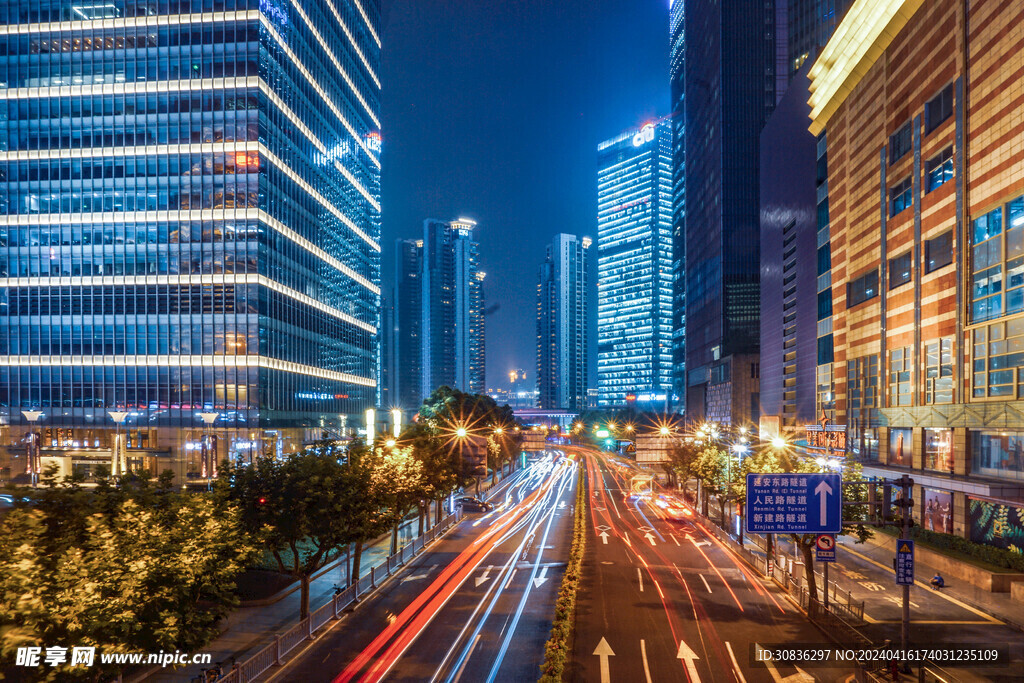 城市中心夜景