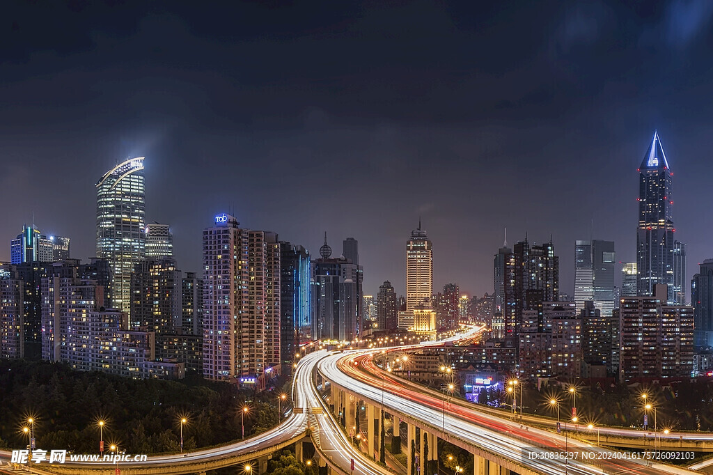 城市高架桥夜景