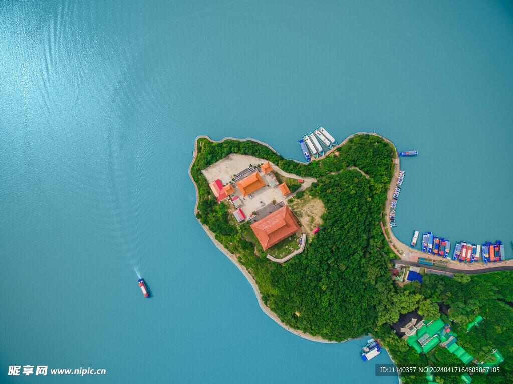 镜泊湖 