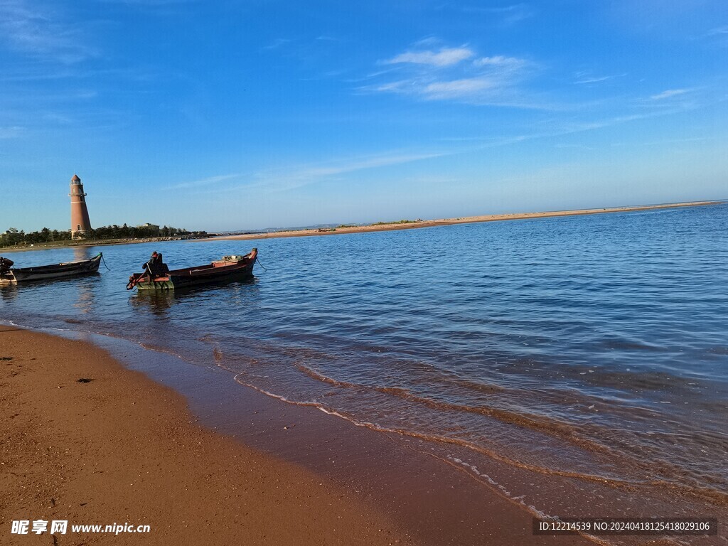 威海荣成灯塔沙滩海景