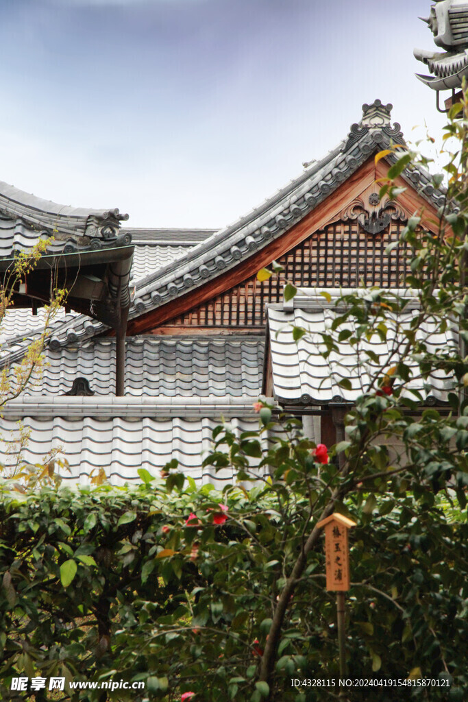 层叠的屋檐二条城建筑风景