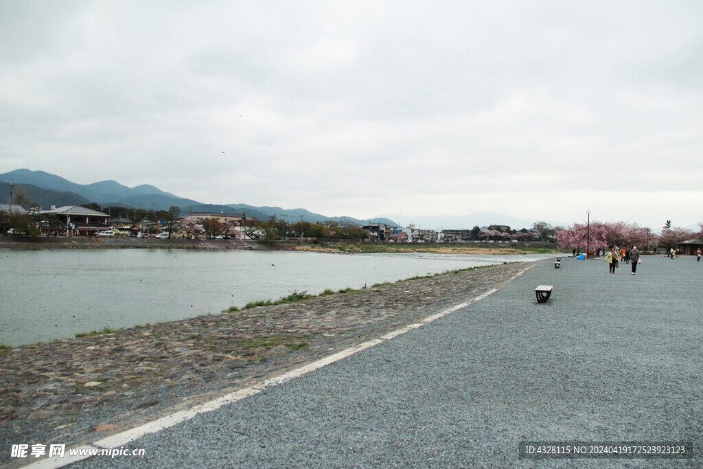 日本岚山下桂河风景