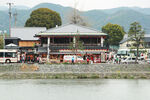 岚山下桂河边的建筑