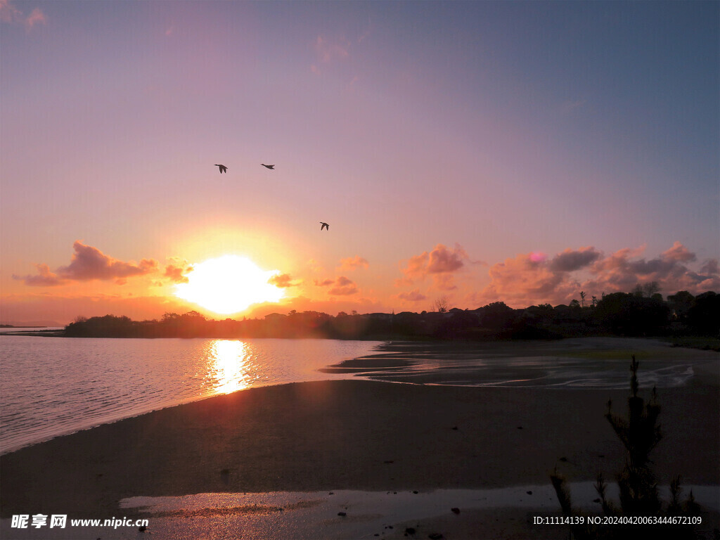 海滨夕阳风光