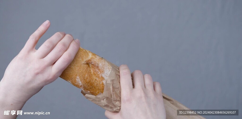 手掰开面包视频