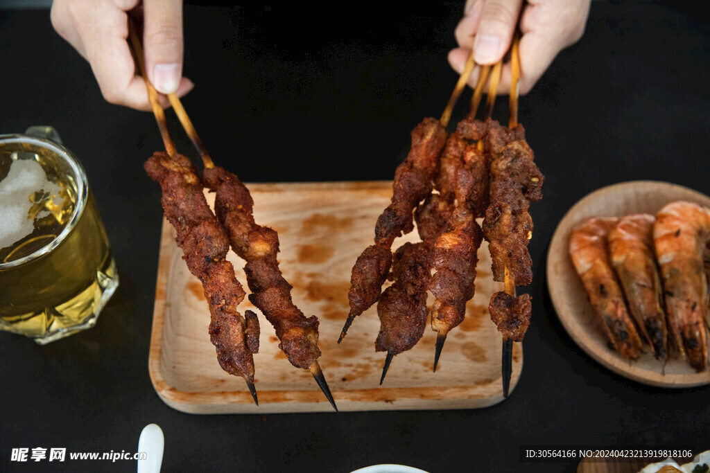 羊肉串烧烤美食