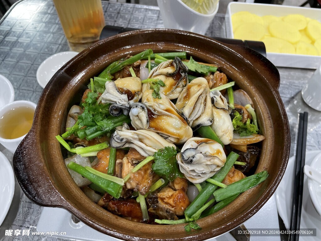 生蚝鸡煲