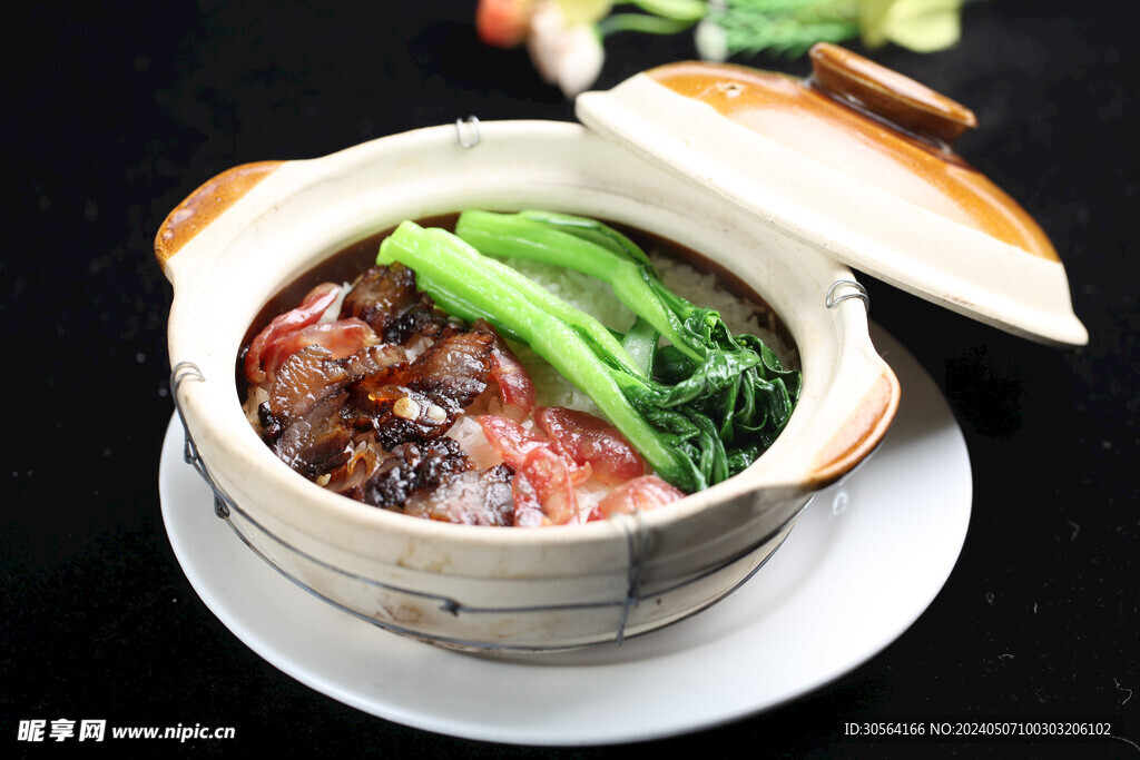腊肉煲仔饭
