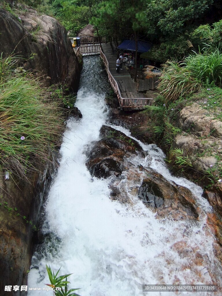 广州市增城白水寨山间溪流照片