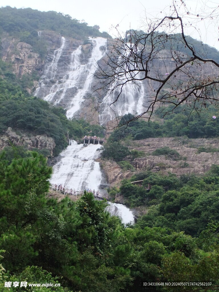 广州市增城白水寨山间溪流照片