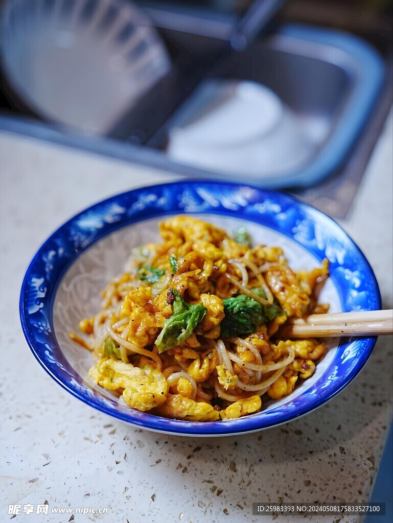 鸡蛋拌面