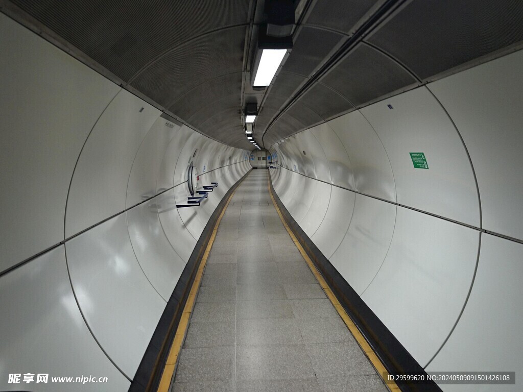 隧道  