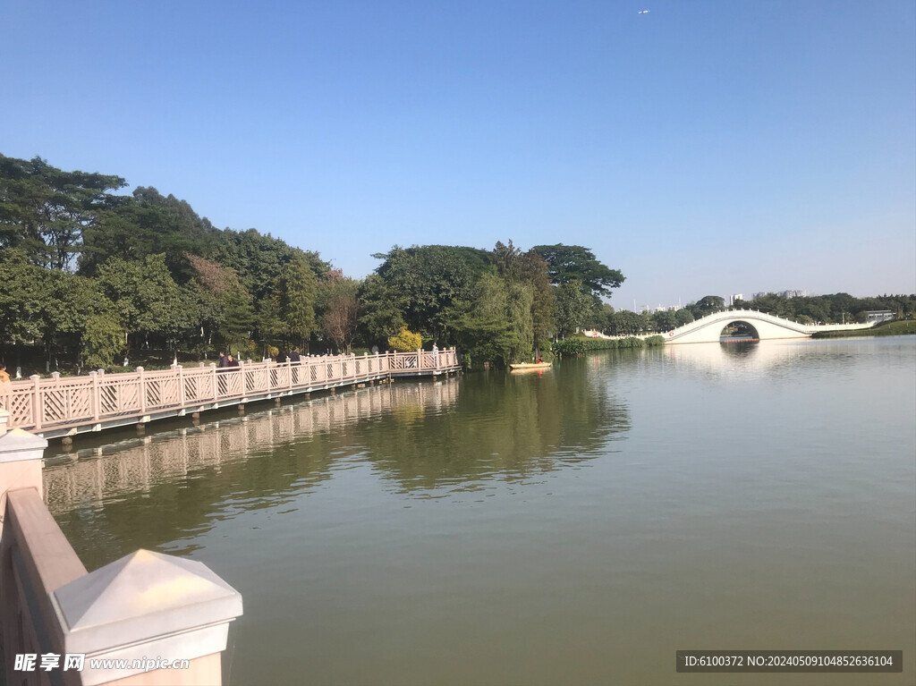 白云湖风景图