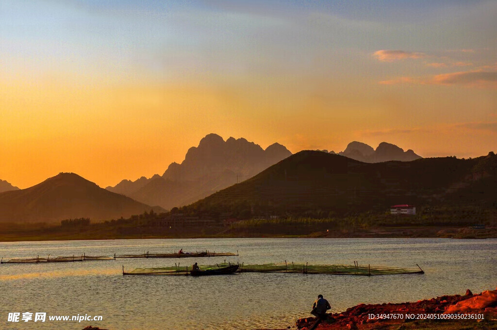 远山夕照