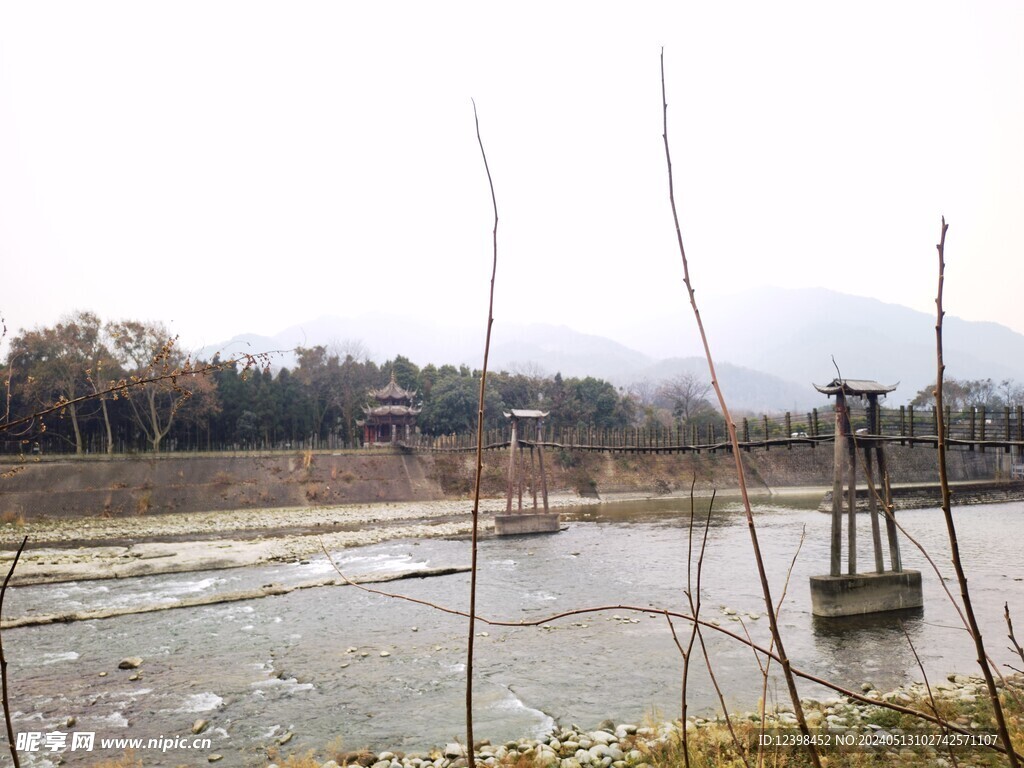 都江堰岷江风光