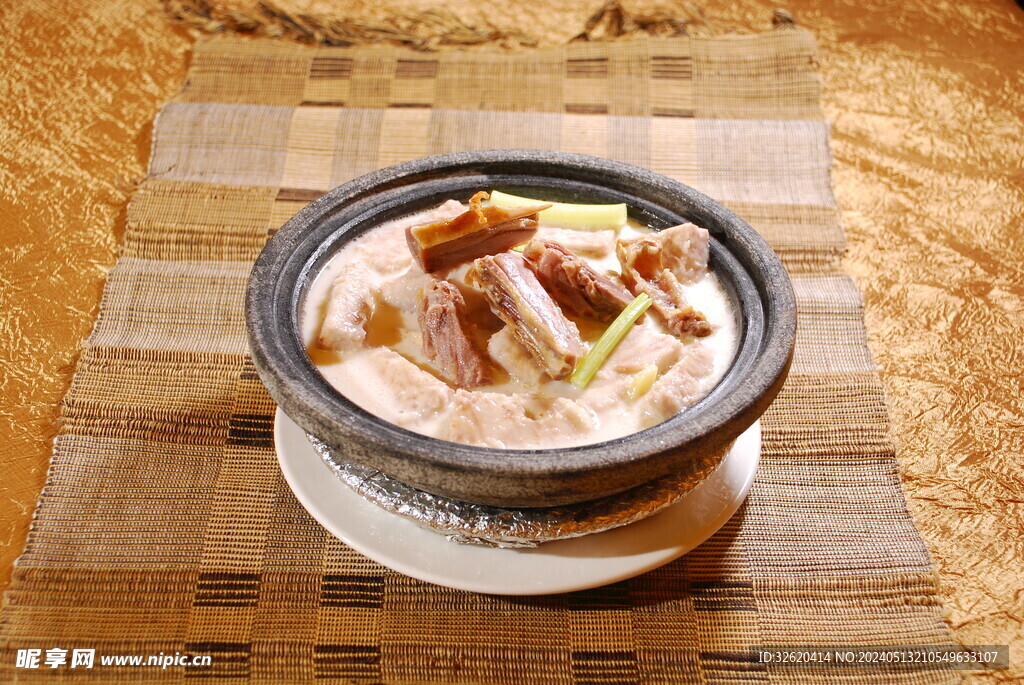 鸭肉煲 香芋