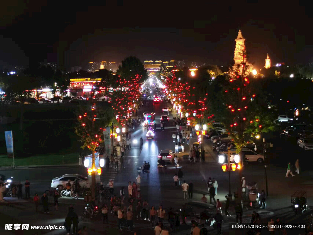 夜晚的公路