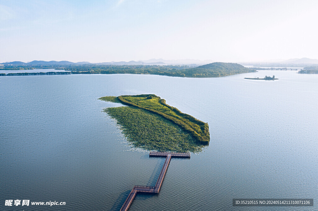 水岸小岛