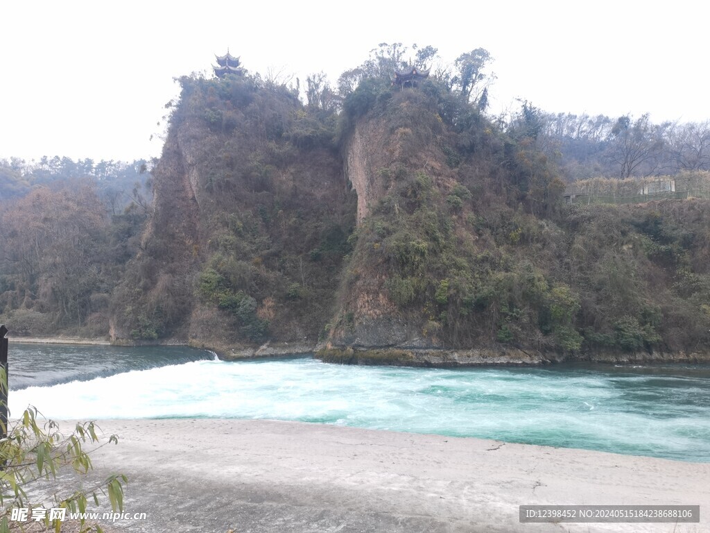 都江堰岷江风光