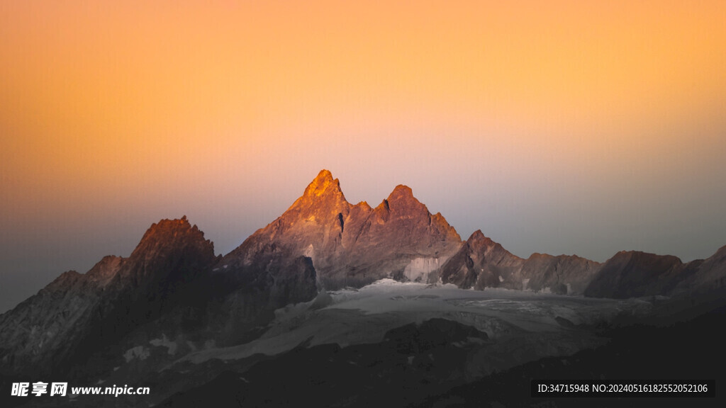 云雾高山