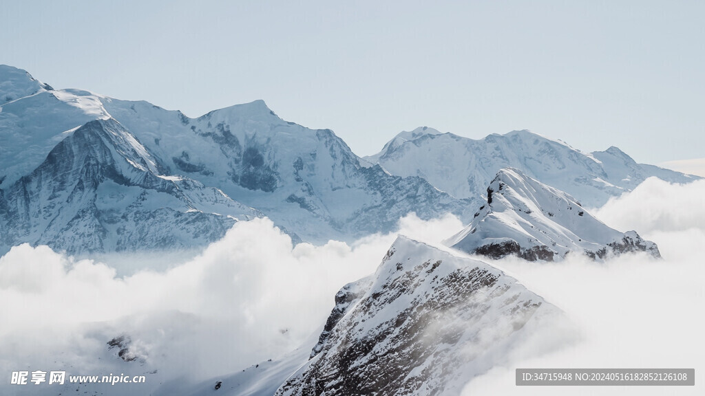 连绵的雪山