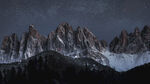 连绵的高山